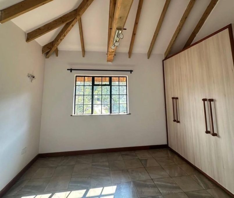 WhatsApp Image 2025-11-21 at 20.20.24 (1)